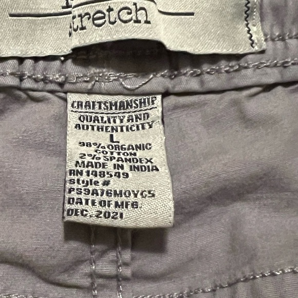 Men’s P D & C large gray shorts - Picture 4 of 4